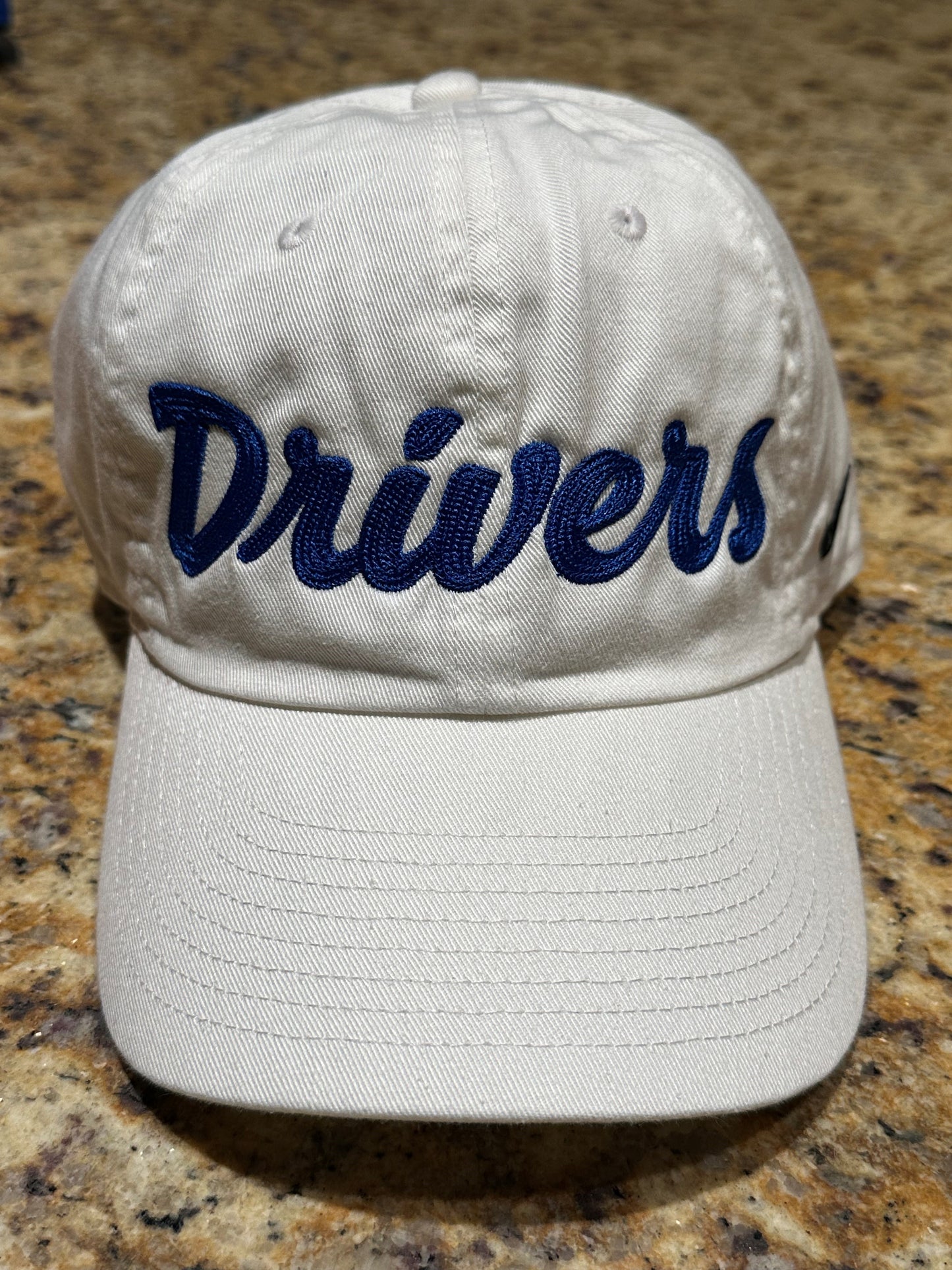 680 - *NEW* NIKE "DRIVERS" Cotton Twill Chain Stitch Cap (4 color options)